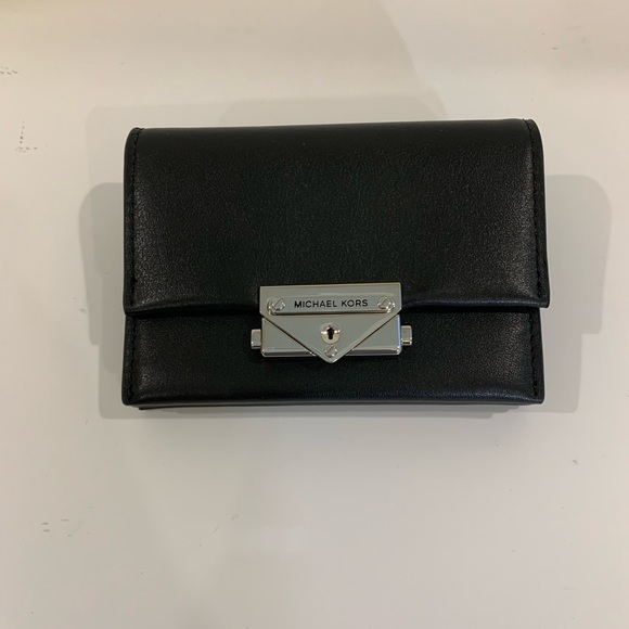 Michael Kors Wallet NWOT - Picture 2 of 5